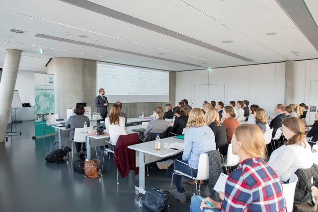 Around 60 international experts met in Würzburg to discuss the current state of development of reliable cell-based alternatives to animal experiments. Around 60 international experts met in Würzburg to discuss the current state of development of reliable cell-based alternatives to animal experiments.